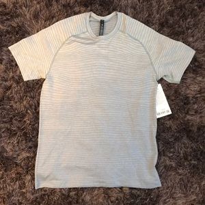 Lululemon Men’s Shirt